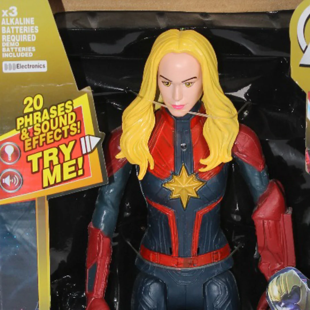 Captain Marvel Action Figure - Image 4