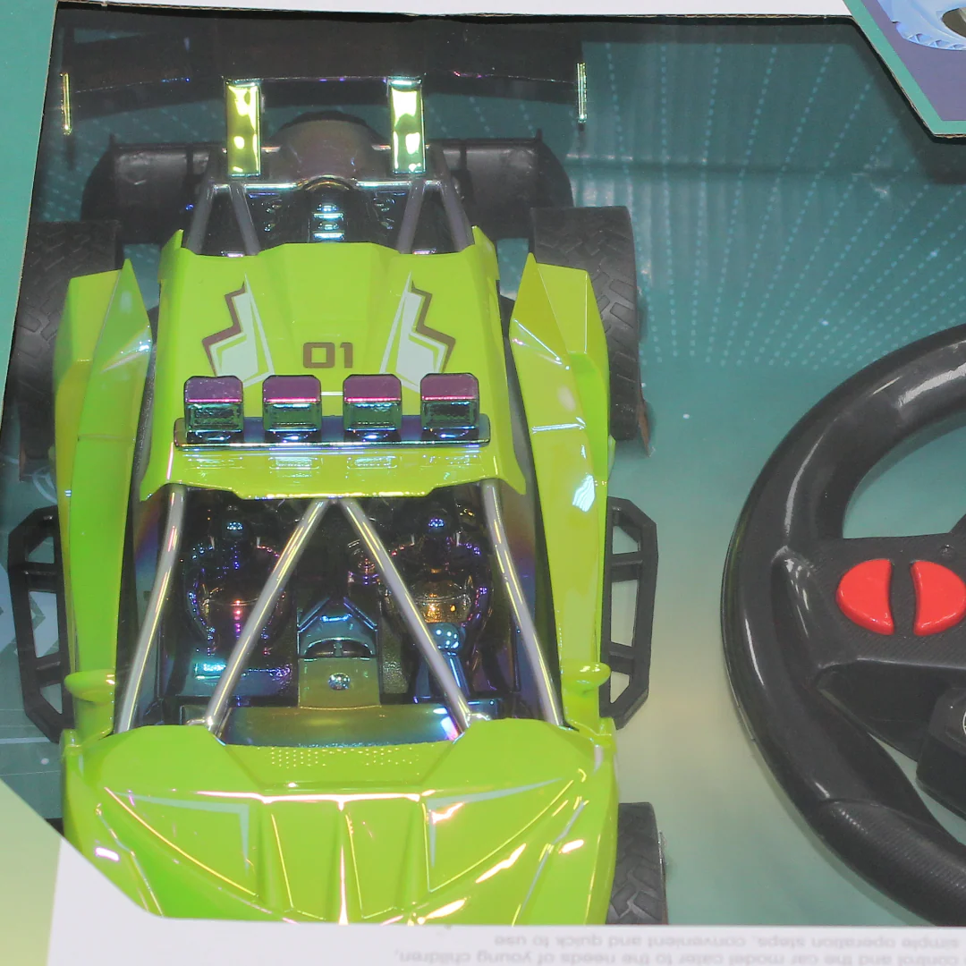 Super Car 1:16 Scale Remote-Controlled Toy Racing Car – Green - Image 3