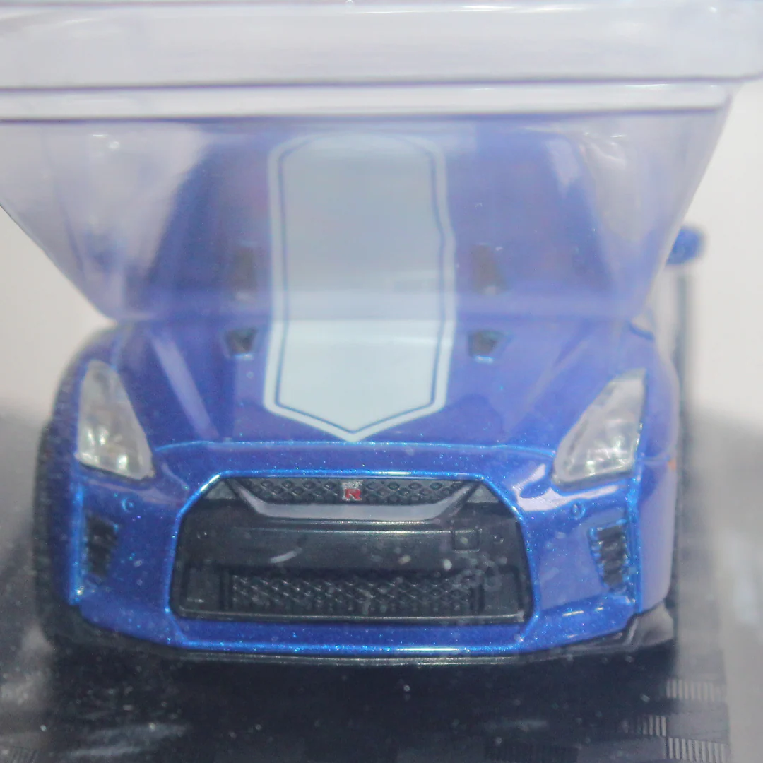 CCA 1:42 Scale Die-cast Nissan GT-R (R35) 50th Anniversary Edition - Image 3