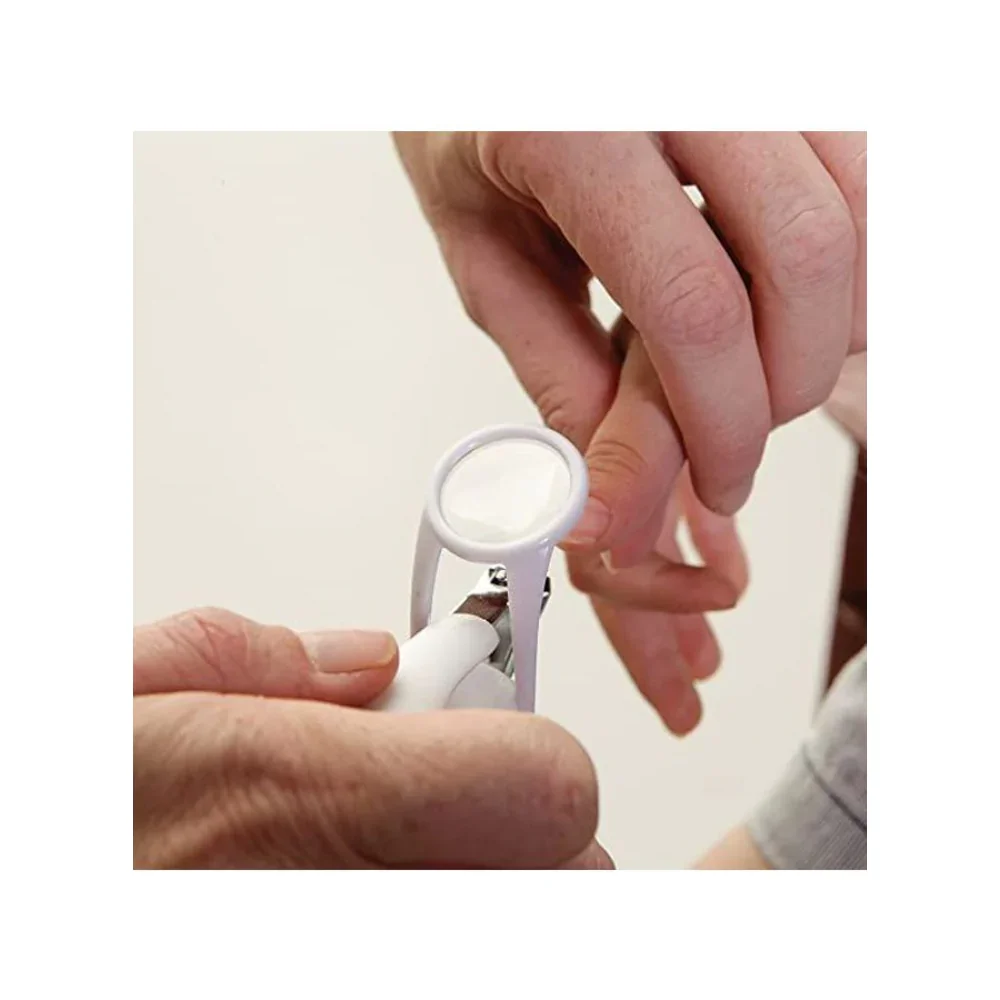 Dreambaby Baby Nail Clippers with Magnifying Glass - Image 3