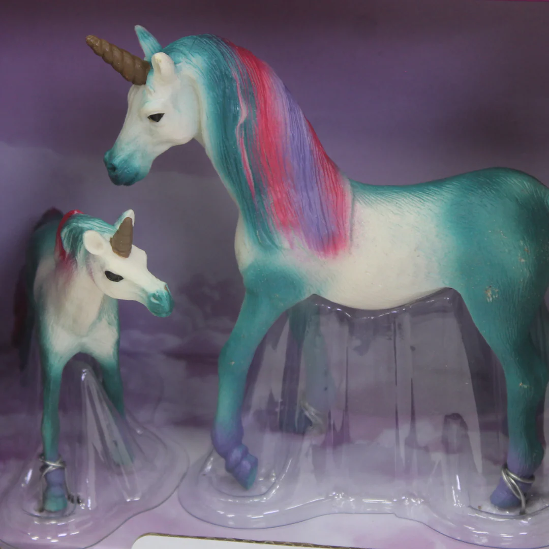 World Dream Model Series 2 Unicorn Figures – Turquoise - Image 4
